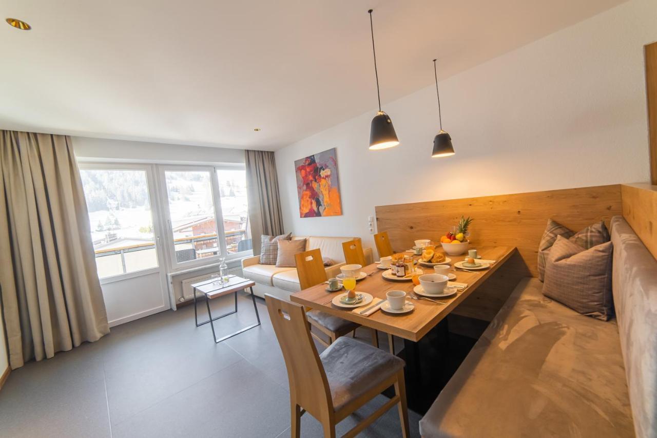 Aparthotel Hochland Gmbh ナウダース エクステリア 写真