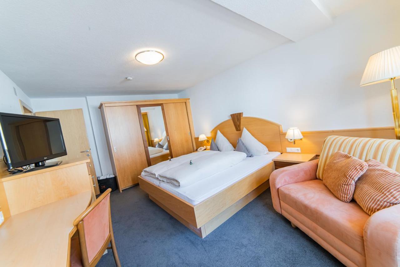 Aparthotel Hochland Gmbh ナウダース エクステリア 写真