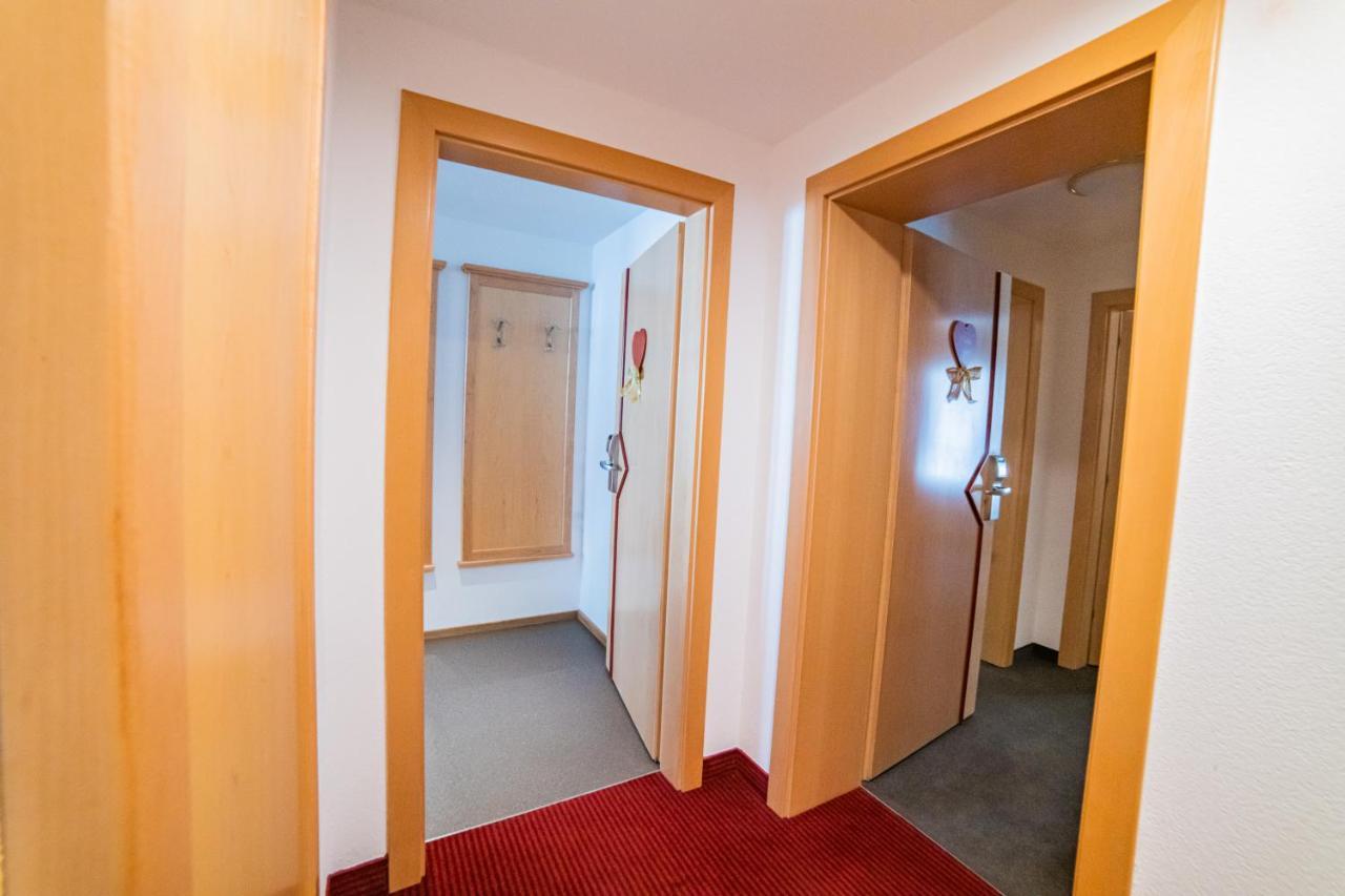 Aparthotel Hochland Gmbh ナウダース エクステリア 写真