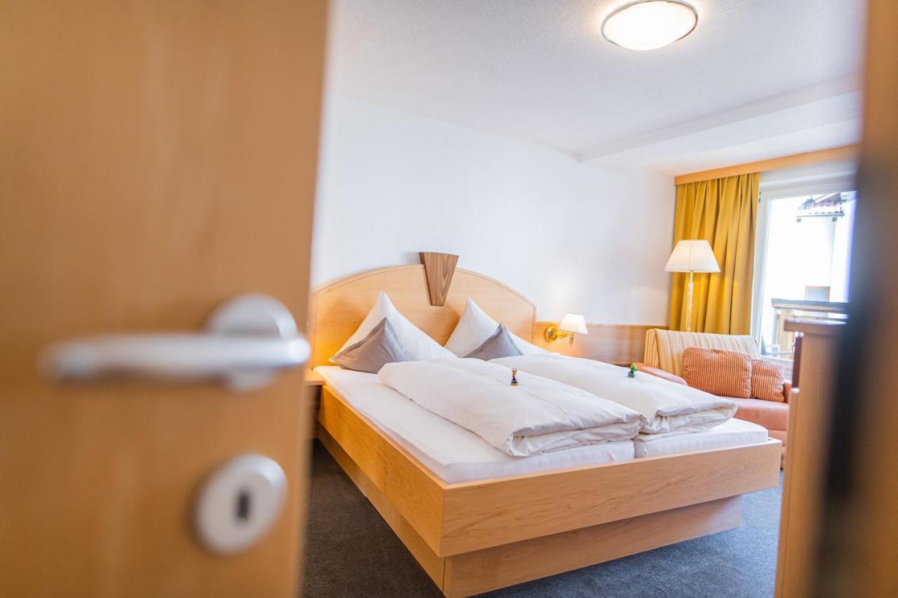 Aparthotel Hochland Gmbh ナウダース エクステリア 写真