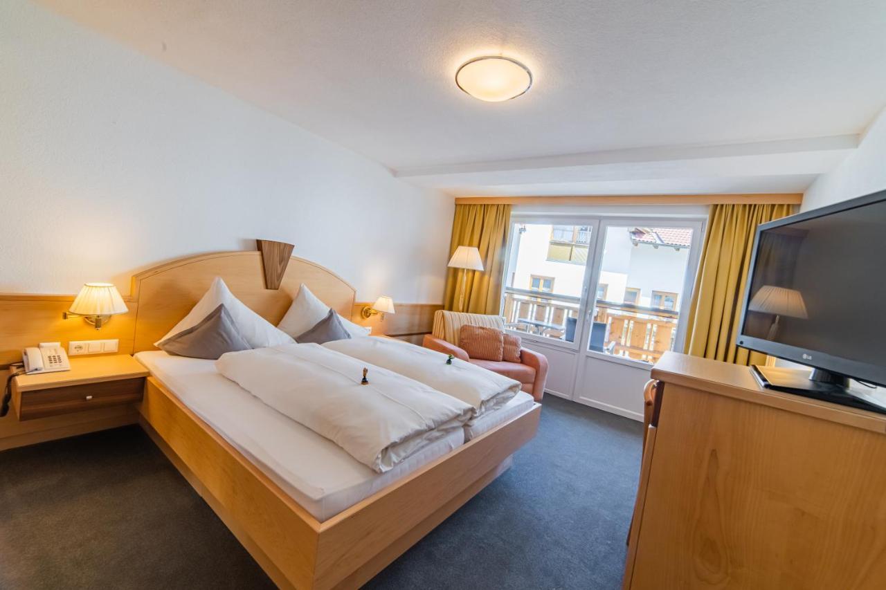 Aparthotel Hochland Gmbh ナウダース エクステリア 写真